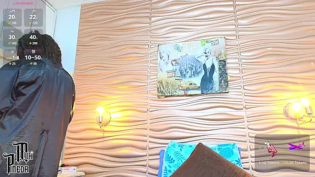 mia pineda online show from September 2025 04:01:02 PM