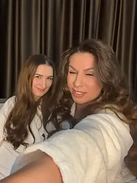 Snapshot of Marilyn_La_Rose chatting on April 2026 07:40:01 PM Marilyn La Rose online show from April 2026 07:40:01 PM