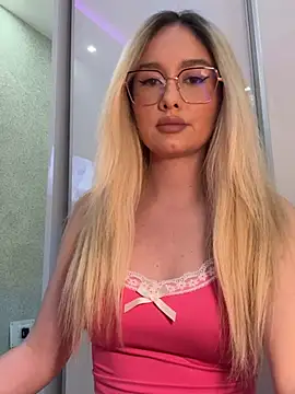 Snapshot of mollyxxx chatting on April 2026 02:42:02 AM mollyxxx online show from April 2026 02:42:02 AM