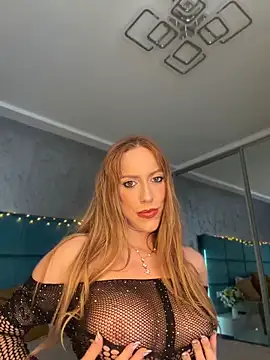 Snapshot of RockQueen_A chatting on June 2026 04:50:02 PM RockQueen A online show from June 2026 04:50:02 PM