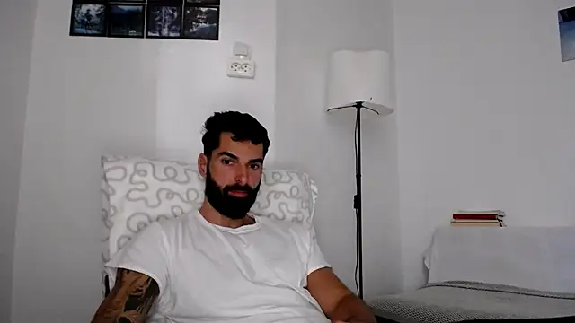 Snapshot of Verycutex chatting on November 2025 07:31:01 AM Verycutex online show from November 2025 07:31:01 AM