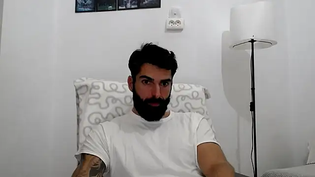 Snapshot of Verycutex chatting on November 2025 08:14:01 AM Verycutex online show from November 2025 08:14:01 AM