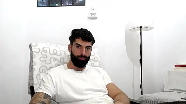 Snapshot of Verycutex chatting on November 2025 09:01:02 AM Verycutex online show from November 2025 09:01:02 AM