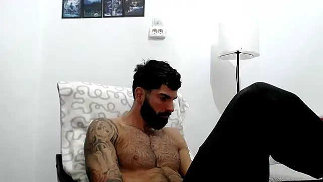 Snapshot of Verycutex chatting on December 2025 06:16:01 PM Verycutex online show from December 2025 06:16:01 PM