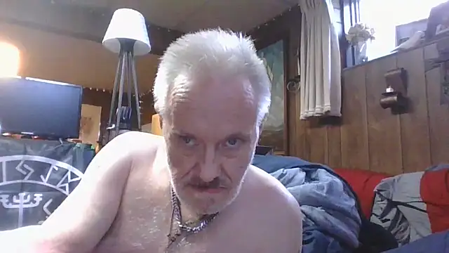 Makowboy online show from November 2025 08:22:02 PM