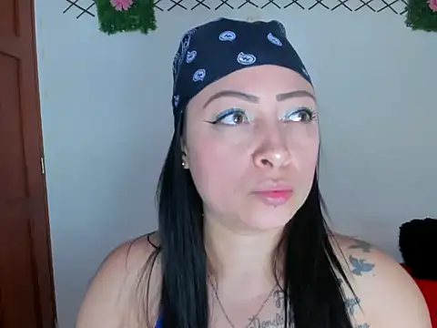 Snapshot of julybravo chatting on December 2024 07:53:02 PM julybravo online show from December 2024 07:53:02 PM