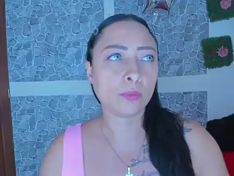 Snapshot of julybravo chatting on September 2025 10:10:02 PM julybravo online show from September 2025 10:10:02 PM