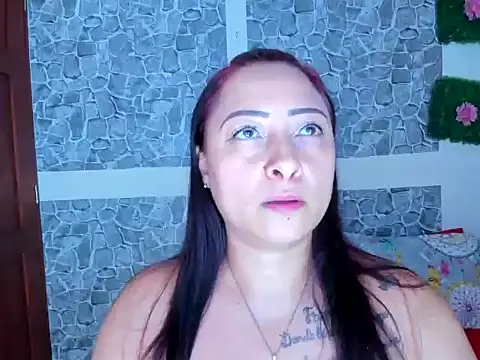 Snapshot of julybravo chatting on November 2025 10:20:02 PM julybravo online show from November 2025 10:20:02 PM