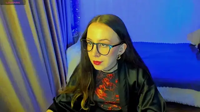 CurlySteph online show from December 2025 05:20:01 PM