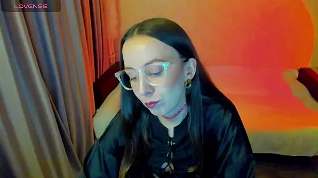 Snapshot of CurlySteph chatting on April 2026 04:26:01 PM CurlySteph online show from April 2026 04:26:01 PM