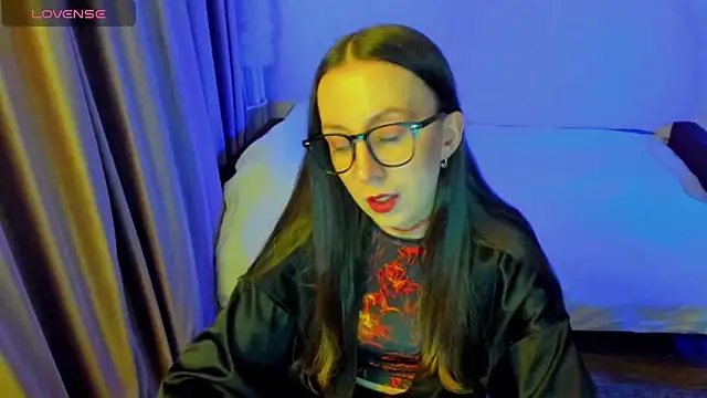 Snapshot of CurlySteph chatting on April 2026 08:04:01 PM CurlySteph online show from April 2026 08:04:01 PM