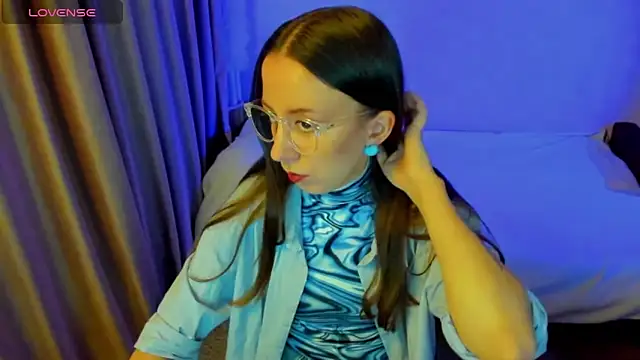 Snapshot of CurlySteph chatting on April 2026 06:48:02 PM CurlySteph online show from April 2026 06:48:02 PM