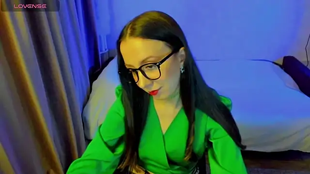 Snapshot of CurlySteph chatting on April 2026 07:58:01 PM CurlySteph online show from April 2026 07:58:01 PM