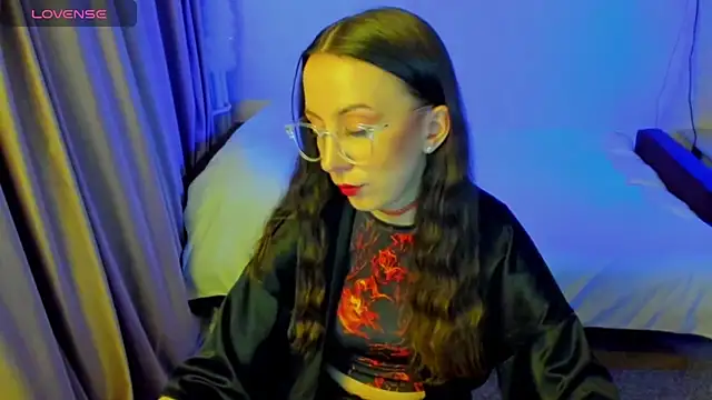 Snapshot of CurlySteph chatting on April 2026 07:20:02 PM CurlySteph online show from April 2026 07:20:02 PM