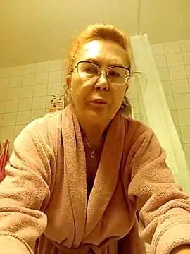 Hottie-Mom online show from October 2025 08:02:02 AM