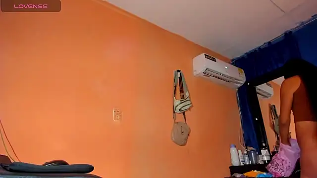 Sammybitchx online show from November 2025 08:12:01 PM