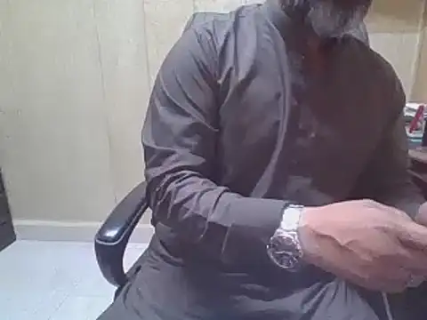 hairymaster95 online show from November 2025 04:12:02 AM