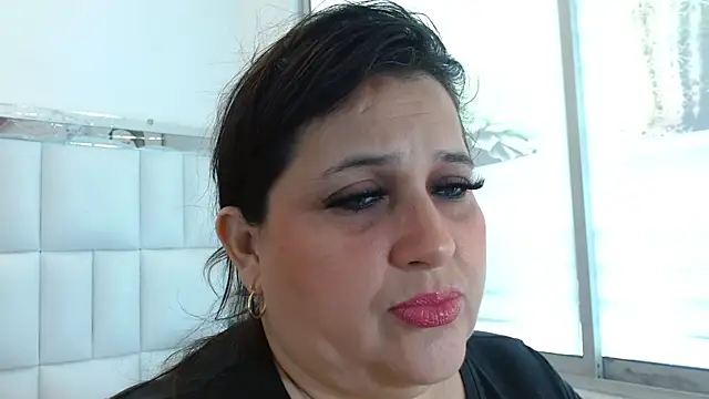 Kerly Doll online show from November 2025 04:25:01 PM