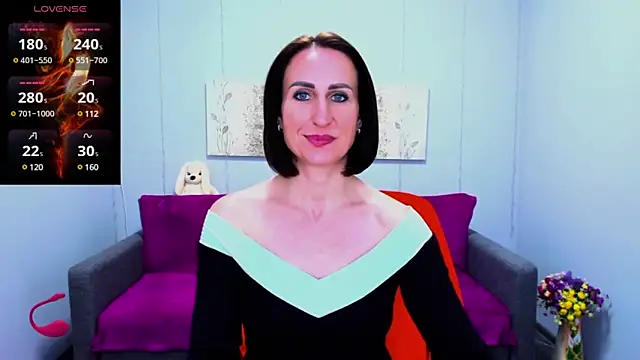 Nia Smithh online show from December 2024 04:05:02 PM