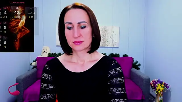 Nia Smithh online show from December 2024 01:16:02 PM