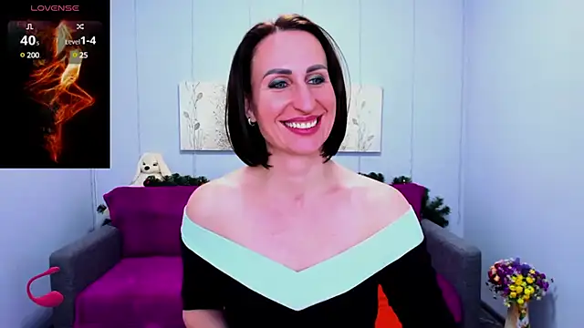 Nia Smithh online show from December 2024 04:08:02 PM