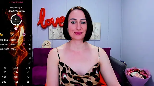 Nia Smithh online show from February 2025 01:51:02 PM