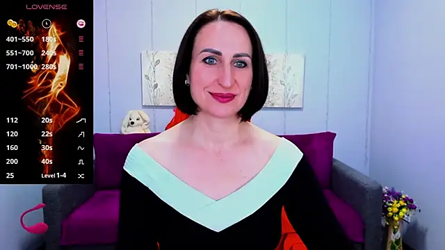 Nia Smithh online show from February 2025 01:50:01 PM