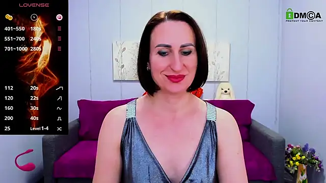 Nia Smithh online show from February 2025 01:14:01 PM