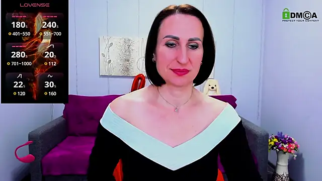 Nia Smithh online show from March 2025 06:48:01 PM