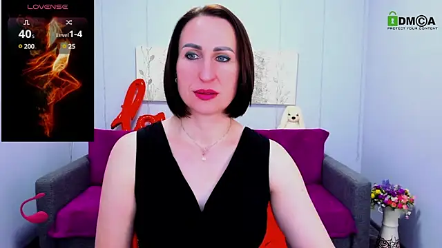 Nia Smithh online show from March 2025 01:36:01 PM