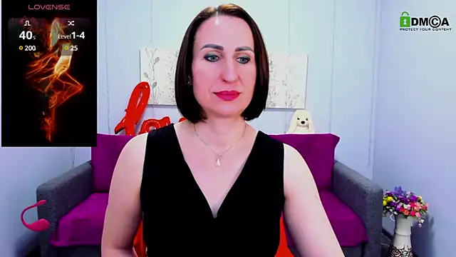 Nia Smithh online show from March 2025 04:50:02 PM