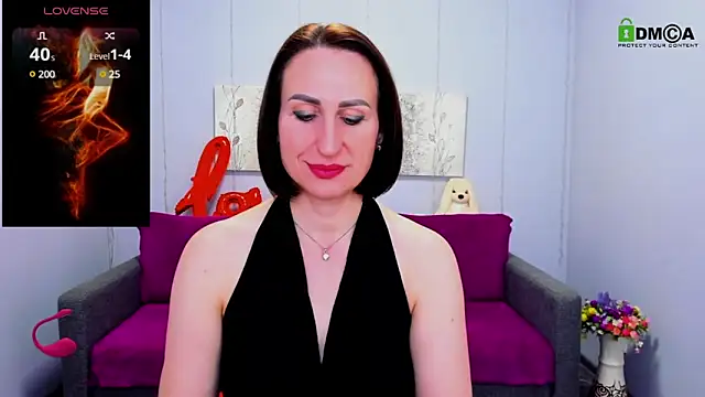 Nia Smithh online show from March 2025 01:08:01 PM