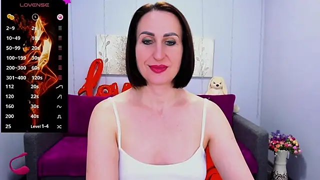 Nia Smithh online show from March 2025 01:07:02 PM