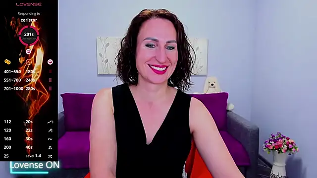 Nia Smithh online show from October 2025 12:50:01 PM