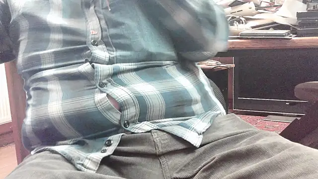 Snapshot of HaraldGermany chatting on October 2025 04:37:01 PM HaraldGermany online show from October 2025 04:37:01 PM