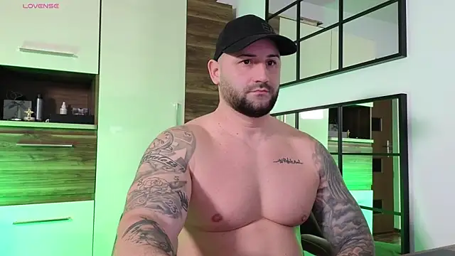 Snapshot of moonjoey chatting on January 2025 05:48:01 PM moonjoey online show from January 2025 05:48:01 PM