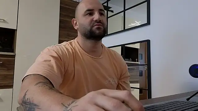 Snapshot of moonjoey chatting on April 2026 05:54:01 AM moonjoey online show from April 2026 05:54:01 AM