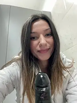 Snapshot of _MiaQueen_ chatting on March 2025 10:32:02 PM  MiaQueen  online show from March 2025 10:32:02 PM