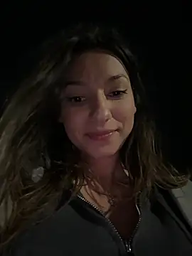 Snapshot of _MiaQueen_ chatting on March 2025 01:37:02 AM  MiaQueen  online show from March 2025 01:37:02 AM