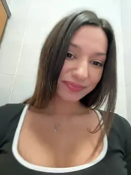 Snapshot of _MiaQueen_ chatting on March 2025 12:15:01 AM  MiaQueen  online show from March 2025 12:15:01 AM