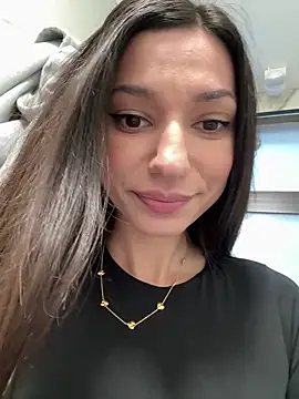 Snapshot of _MiaQueen_ chatting on April 2026 09:34:02 PM MiaQueen online show from April 2026 09:34:02 PM