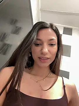 Snapshot of _MiaQueen_ chatting on April 2026 10:40:02 PM MiaQueen online show from April 2026 10:40:02 PM