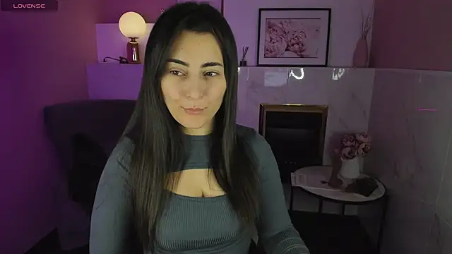 Snapshot of KylieMellow chatting on January 2025 08:43:02 AM KylieMellow online show from January 2025 08:43:02 AM