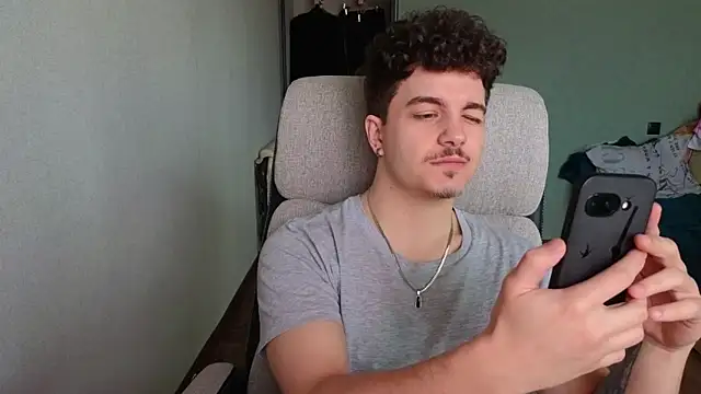 Snapshot of Remy_Miles chatting on March 2026 05:11:02 AM Remy Miles online show from March 2026 05:11:02 AM