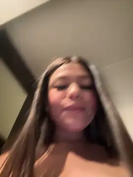 Snapshot of Alyshanon18 chatting on March 2025 03:10:02 AM Alyshanon18 online show from March 2025 03:10:02 AM