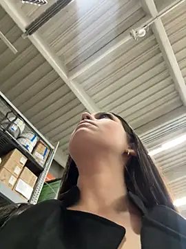 Snapshot of Alyshanon18 chatting on April 2026 10:54:02 PM Alyshanon18 online show from April 2026 10:54:02 PM