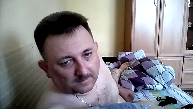 Snapshot of Novy73 chatting on May 2026 08:22:02 AM Novy73 online show from May 2026 08:22:02 AM