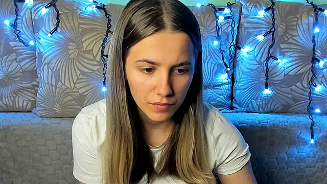 MaggieCake online show from October 2025 02:22:02 AM