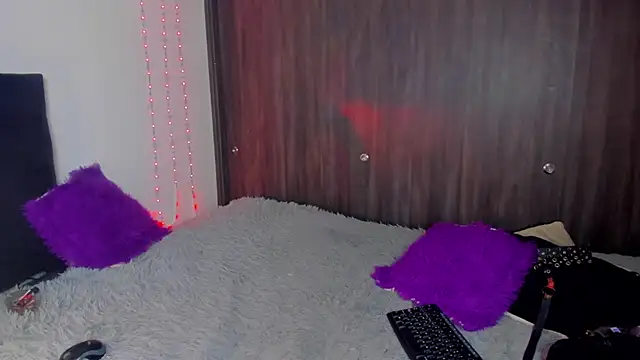 Rainnbow  online show from March 2025 05:37:01 PM