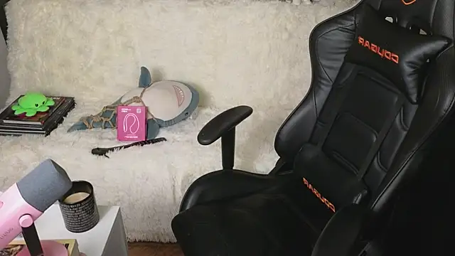 Ginger Stay online show from November 2025 05:38:01 AM